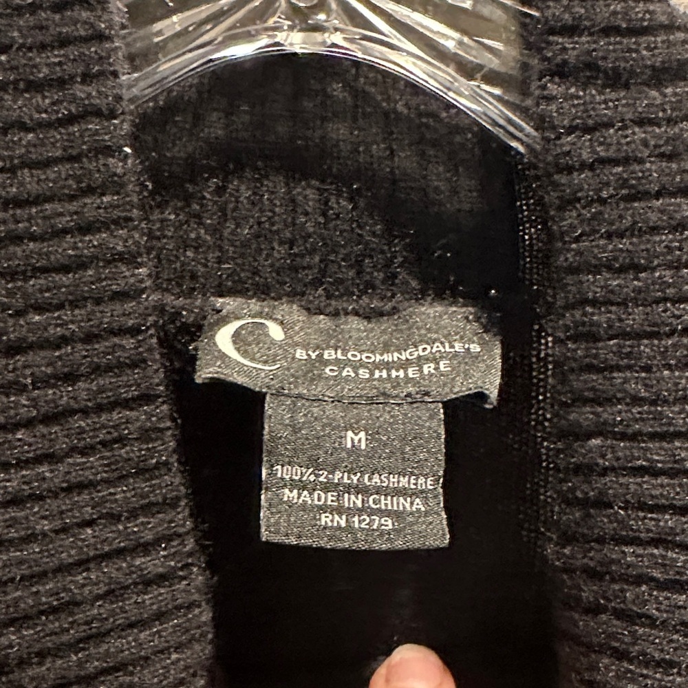 Bloomingdale's Women’s Crewneck Sweater in Black, Gray, and Cream - Picture 2 of 4